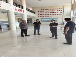 校长章梓茂在亚傅最新版下载主任杨中建
